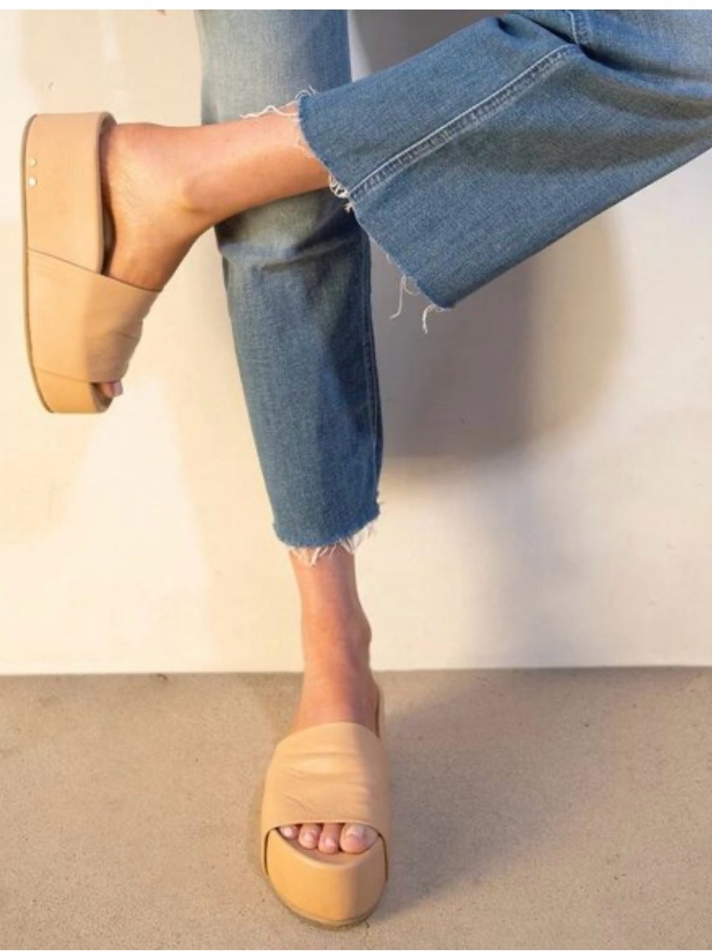 Beek Albatross Platform Sandal Size 10 NWOT RT $320